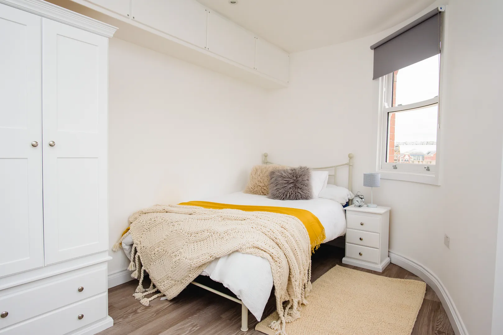 Flat E, 25 Lister Gate - Luxury 5 Bed City Centre Apartment - Image 13